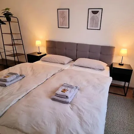 Lime Homes Balkon, Kueche, Messe, Marienburg Apartment *