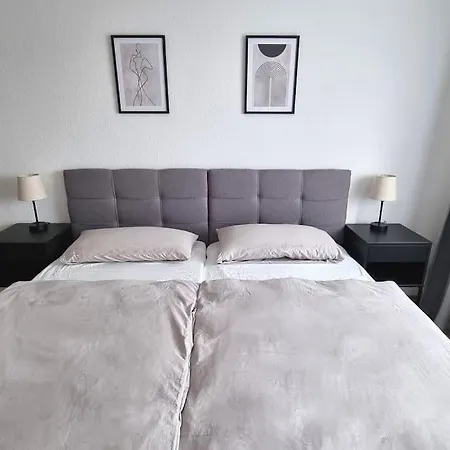 Lime Homes Balkon, Kueche, Messe, Marienburg Apartment *
