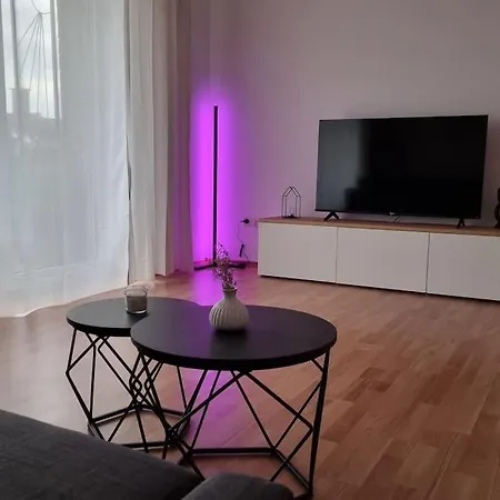 Lime Homes Balkon, Kueche, Messe, Marienburg Apartment *